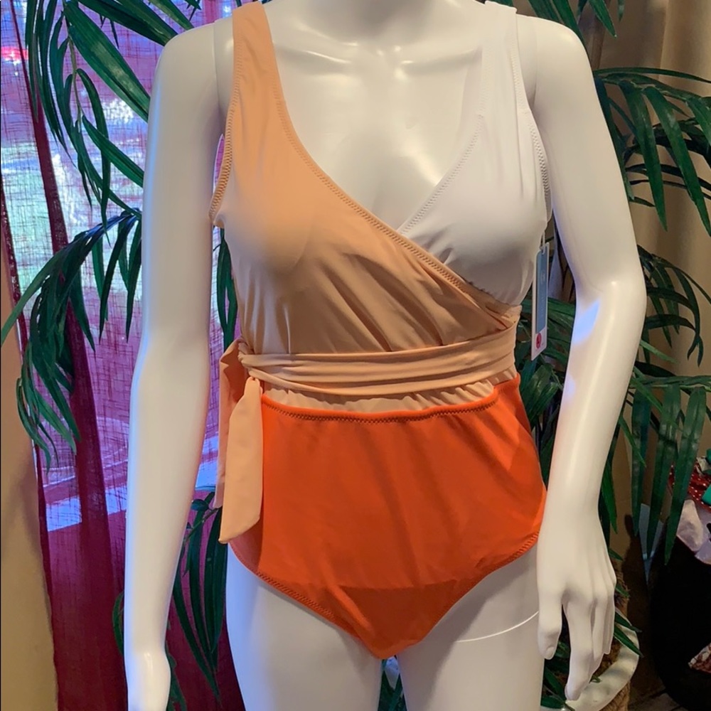 Color block bathing suit